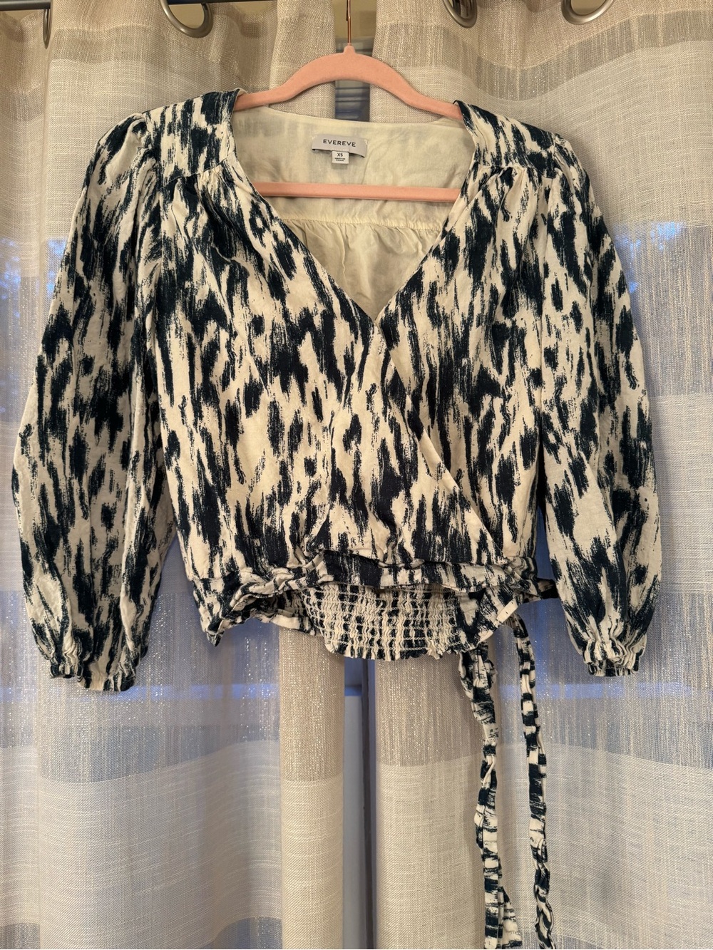 EVEREVE Abstract Wrap Blouse in Teal & Cream Size Small Like New